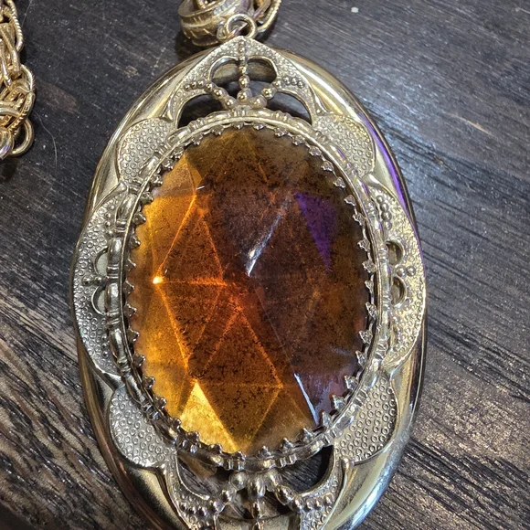 Whiting & Davis Gold Necklace with Amber Pendant - Picture 5 of 6